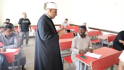 غرفة العمليات المركزية تتابع انتظام امتحانات الثانوية الأزهرية للدور الثاني.. ووكيل الأزهر والشرقاوي يتابعان سير الامتحانات إلكترونيًا