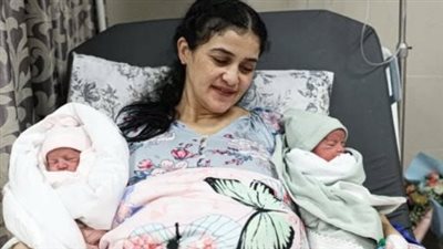 من سجون الاحتلال لحضن الحياة.. زوجة الأسير باسل الأسمر تنجب توأما بنطفة مهربة رغم سجنه 25 عامًا 