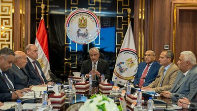 جمبلاط يتابع الموقف التنفيذي للتعاقدات وخطط تطوير شركات الإنتاج الحربي المصنعة للذخائر