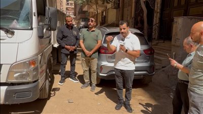 بعد نشر القاهرة 24.. رئيس حي الهرم يتابع أزمة تسريب المياه بعقارات اللبيني