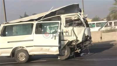 مصرع شخص وإصابة 14 آخرين في تصادم ميكروباص وسيارة نقل ثقيل بالشرقية
