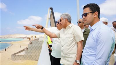 وزير السياحة ومحافظ مطروح يتفقدان عددًا من المشروعات السياحية والتنموية بالمحافظة | صور 