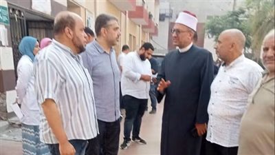 تعرضا لحادث وتم نقلهما للمستشفى.. رئيس منطقة كفر الشيخ الأزهرية يطمئن على مصابي حادث لجنة سيدي سالم الثانوية