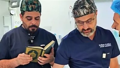 يقرأ لها القرآن خلال التخدير.. طبيب عراقي ينقذ صغيرة من ورم نادر بالوجه
