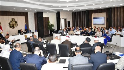 محافظ أسوان يزجه بتسريع التصالح والتصدي الحاسم للتعديات المستحدثة