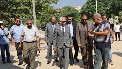 رئيس جامعة المنيا يتفقد حديقة أعضاء هيئة التدريس والعاملين ومنفذ منتجات الجامعة