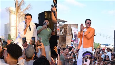 برعاية القاهرة 24.. مصطفى كامل ومحمود الليثي يتألقان بحفل كامل العدد في الساحل الشمالي