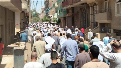 جنازة مهيبة لطبيب أسنان شاب في قرية الروضة بملوي بالمنيا 