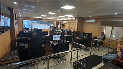 من مركز السيطرة.. السكرتير العام لبني سويف يُتابع جهود الوحدات المحلية في الملفات الحيوية