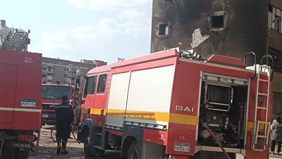 الدفع بسيارتي إطفاء.. نشوب حريق داخل مطعم دون إصابات في قنا
