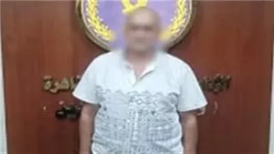 التحقيق مع عاطل انتحل صفة موظف حي بمحافظة القاهرة بتهمة النصب على أصحاب المحال التجارية