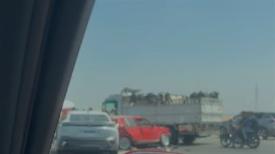 تصادم عدد من السيارات أعلى الطريق الدائري تجاه المريوطية