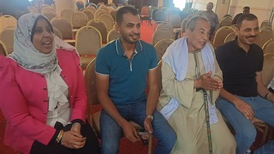 الأب والأم والابن وزوجته.. أسرة كاملة تفوز في قرعة الحج بأسيوط