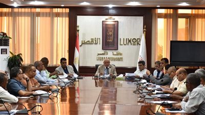 محافظ الأقصر يوجه بتسريع وتيرة تقنين أراضي أملاك الدولة