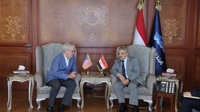 الفريق أسامة ربيع: قناة السويس تحظى بمكانة مُتفردة في المجتمع الملاحي.. ومستمرون في تقديم خدماتنا الملاحية والبحرية