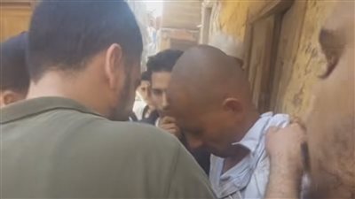 أهالي طهواي بالمنوفية يضبطون شابًا زعموا محاولته خطف صغير.. والأمن يفحص الواقعة