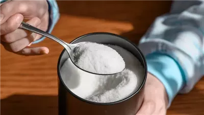 يُستخدم بدلًا من السكر.. دراسة تربط مُحليًا شائعًا بزيادة خطر النوبات القلبية والسكتات الدماغية