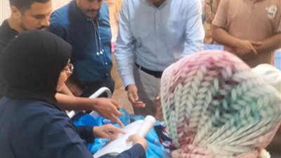خلال جولة مفاجئة.. وكيل صحة المنوفية يتفقد مستشفى بركة السبع ويحيل المتغيبين للتحقيق