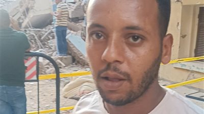 كانوا بيصلوا الجمعة.. شاهد يروي لحظات الرعب خلال انهيار عقار المنيا وكيف نجت طبيبة من الموت