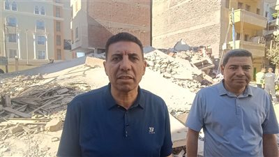 بعد مصرع سيدة وإنقاذ طبيبة.. رئيس مدينة المنيا يكشف تفاصيل انهيار منزل وحقيقة صدور قرار إزالة له