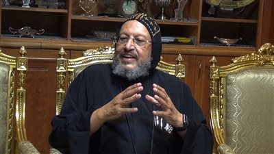 مطران شبرا الخيمة: “الرئيس السيسي مصرى أصيل مش بيدور على كراسى”