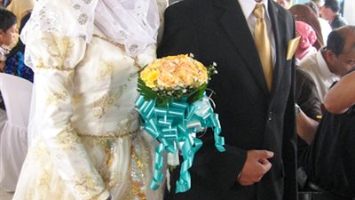 “الجوازة باظت” كعكة زفاف مزيفة تقود عروسان لقسم الشرطة