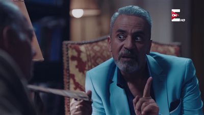 جدل رياضي – فني بين صبري فواز وعميد لاعبي العالم بسبب “الفلوس” (صور)