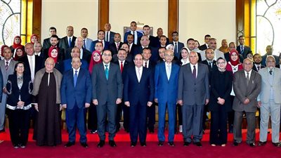 السيسي يوجه بإقامة مجمع مميكن يضم مقرات المصالح الحكومية بالوادي الجديد (صور)