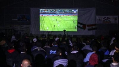 وزير الاتصالات: الوزارة تستعد لعمل شاشات مجانية لعرض المباريات