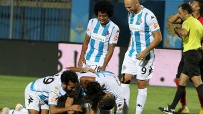 طاقم تحكيم إماراتي أو مغربي لمباراة بيراميدز والطلائع