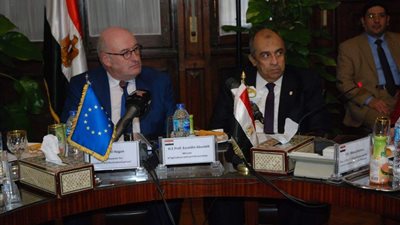 أبوستيت يبحث سبل التعاون مع مفوض الاتحاد الأوروبي للزراعة (صور)