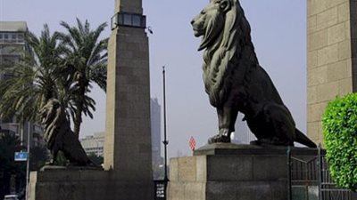 غضب بسبب تشويه تمثال أسد كوبرى قصر النيل (صور)