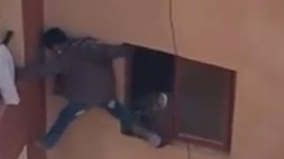 فيسبوك يُحذر من مشاهدة فيديو “طفل البلكونة”