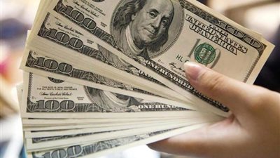 بعد تسجيله أكبر هبوط يومي في عامين أمام الجنيه .. تعرف على سعر الدولار اليوم