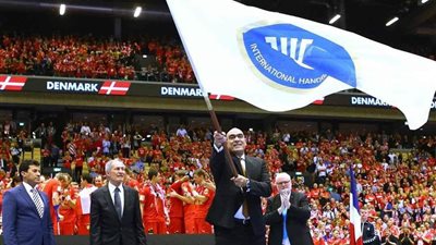 رسمياً.. مصر تتسلم راية تنظيم مونديال اليد 2021 من الدنمارك