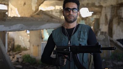 يُعيد تقديم شمس الزناتي.. شاهد الصور الكاملة من داخل كواليس تصوير “حملة فرعون”