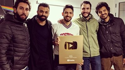 “كايرو كي” تحتفل بحصولها على الدرع الذهبي من اليوتيوب