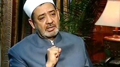 شيخ الأزهر يستقبل ماكرون بالمشيخة (فيديو)