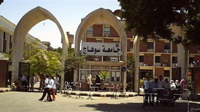 بالتعاون مع الجامعة الأمريكية.. انطلاق فاعليات أولى دورات “التطوير المهني” بجامعة سوهاج