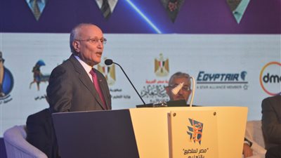 وزير الإنتاج الحربي يطالب طلاب الجامعات بالوقوف خلف القيادة السياسية من أجل مصر