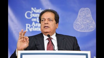 محمد أبوالعينين: السيسى يعمل في صمت وشخصيته مثار إعجاب العالم (فيديو)