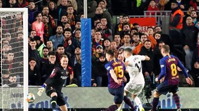 كلاسيكو الأرض.. فازكيز يضع ريال مدريد في المقدمة أمام برشلونة بالشوط الأول