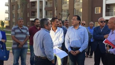 رئيس مجلس الوزراء يتفقد 100 ألف قطعة أثرية نادرة في متحف الفن