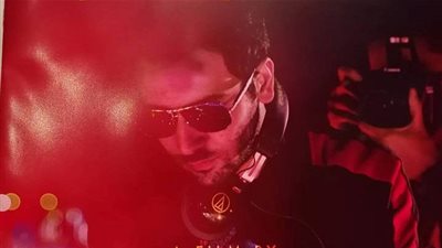 كريم قاسم يتصدر نشرات المجلات بسوق مهرجان برلين