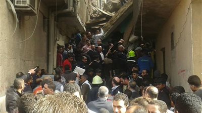 إخلاء وهدم منزلين بجوار عقار شبين القناطر المنهار