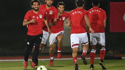 منافسة مفيدة للمنتخب المصري.. هل يتفوق “كوكا” على “صلاح” هذا العام؟