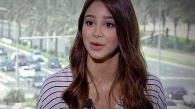 بطلة كليب تامر حسني الجديد “ناسيني ليه” تكشف كواليس العمل (فيديو)