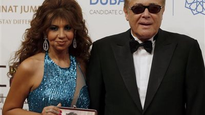 بوسي شلبي تقضي الفلانتين  بجوار الراحل محمود عبد العزيز.. ورسالة مؤثرة (صورة)