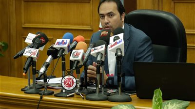 مشادة كلامية بين نائب وزير التعليم ومقدم برنامج بسبب خريجى كليات التربية