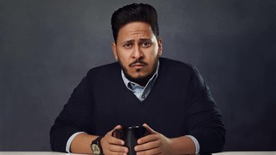 الليلة.. كريم عفيفي ضيف “الرديو بيضحك” علي 9090